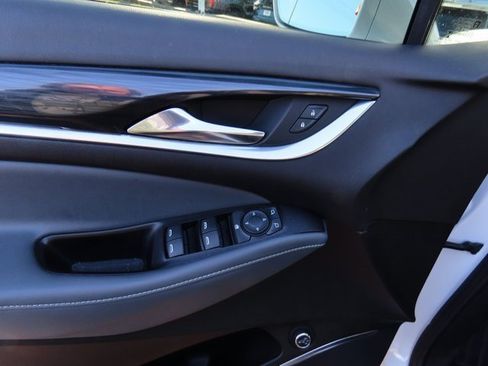 Used 2020 Buick Enclave Essence w/ Sport Touring Edition image 23