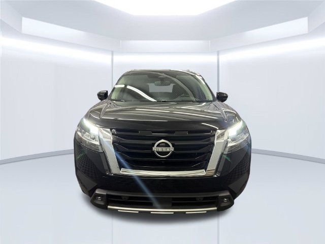Used 2022 Nissan Pathfinder Platinum w/ Cargo Package AWD/4WD image 9