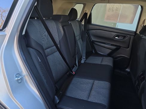 Used 2024 Nissan Rogue SV image 26