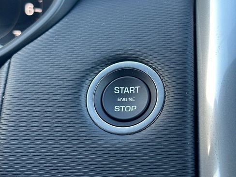 New 2025 Land Rover Discovery Dynamic SE image 21