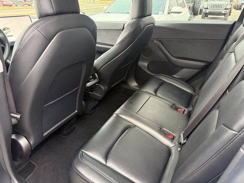 Used 2021 Tesla Model Y Long Range AWD/4WD image 19