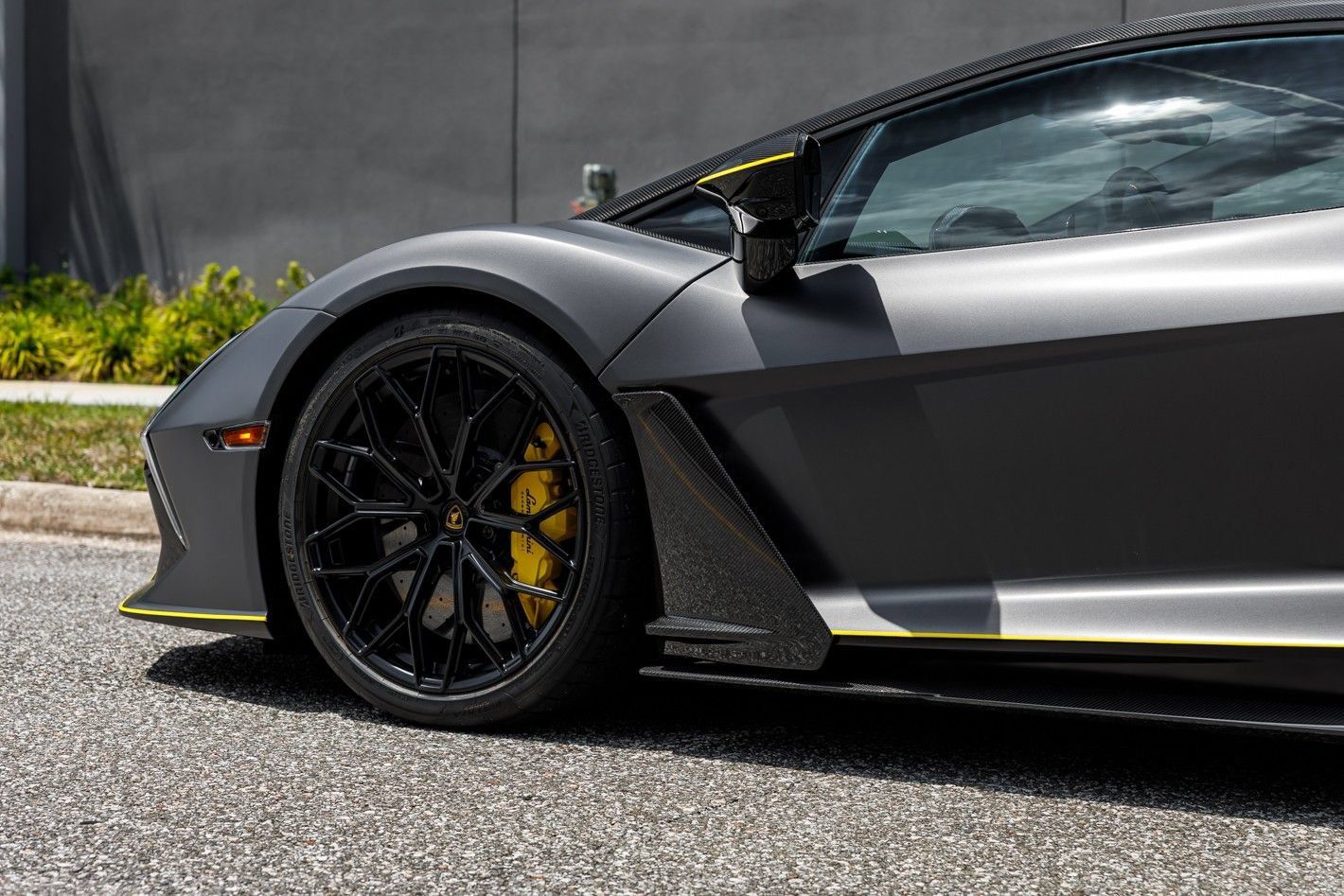 Used 2025 Lamborghini Revuelto AWD/4WD image 39