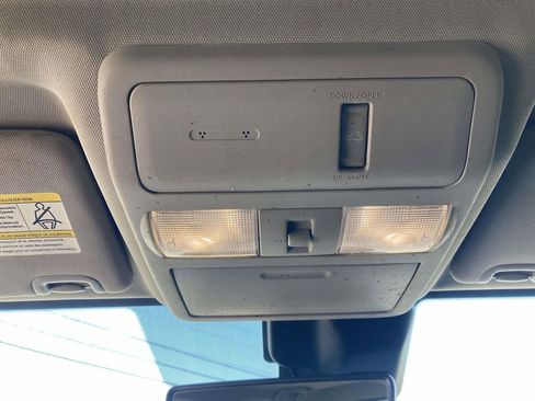 Used 2023 Nissan Frontier SV w/ SV Premium Package image 27