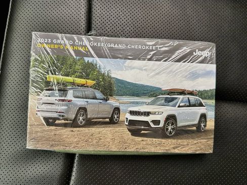 Used 2023 Jeep Grand Cherokee 30th Anniversary AWD/4WD image 50