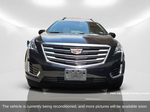 Used 2019 Cadillac XT5 FWD image 2