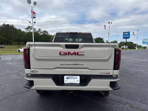 New 2026 GMC Sierra 2500 AT4 image 4
