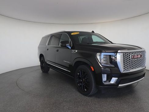 Used 2022 GMC Yukon XL Denali image 27