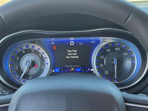 Used 2022 Chrysler 300 Touring image 20