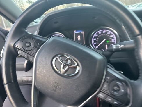 Used 2018 Toyota Camry SE image 10