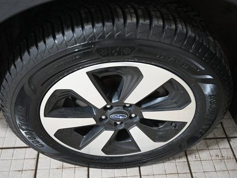 Used 2018 Subaru Forester 2.5i Premium w/ All-Weather Package image 17