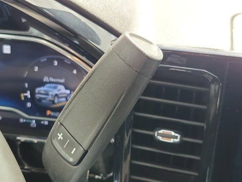 Used 2025 Chevrolet Silverado 1500 LT AWD/4WD image 21