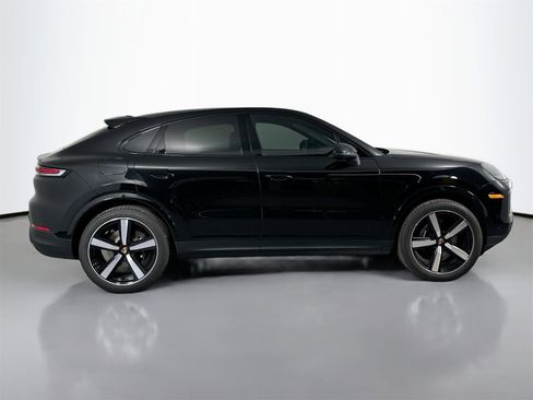 Certified 2025 Porsche Cayenne Coupe image 8