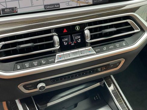 Used 2021 BMW X7 xDrive40i w/ M Sport Package AWD/4WD image 22