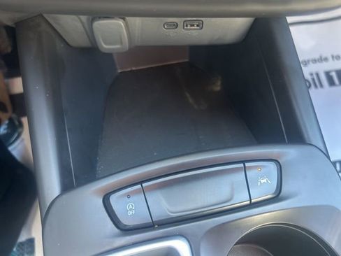 Used 2024 Chevrolet Trax RS w/ Sunroof Package image 25