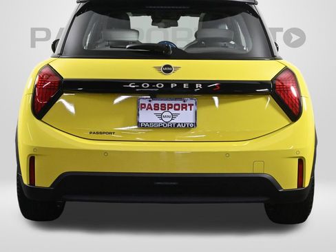 Certified 2025 MINI Cooper S image 9