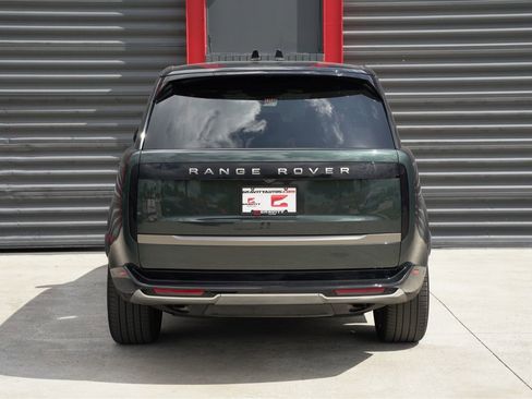 Used 2025 Land Rover Range Rover Long Wheelbase SE image 8