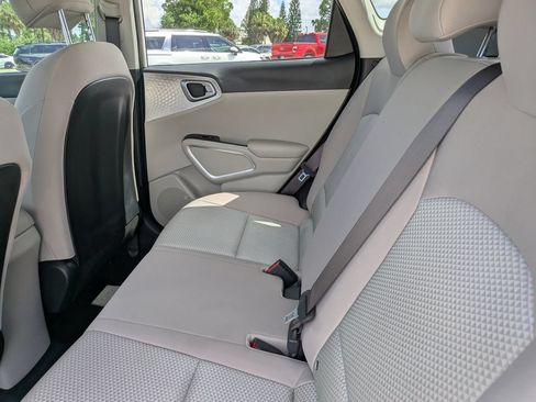 Certified 2025 Kia Soul LX w/ LX Technology Package FWD image 18