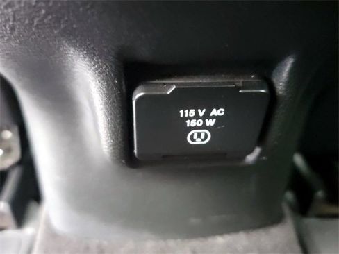 Used 2017 Jeep Cherokee Latitude w/ Comfort & Sound Group image 22