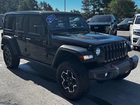 Used 2023 Jeep Wrangler Unlimited Rubicon w/ Cold Weather Group AWD/4WD image 8