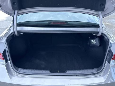 Used 2023 Hyundai Elantra Limited FWD image 25