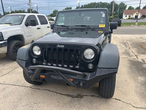 Used 2015 Jeep Wrangler Unlimited Sport w/ Quick Order Package 24S AWD/4WD image 2