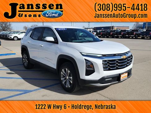 Used 2025 Chevrolet Equinox LT image 4