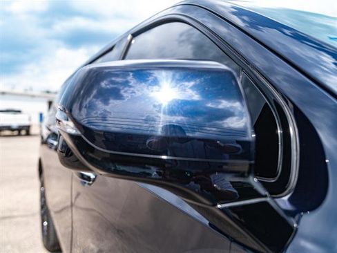 Used 2024 Chevrolet Suburban High Country w/ Advanced Technology Package image 14