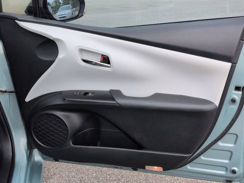 Used 2018 Toyota Prius Four w/ Advanced Technology Package FWD image 34