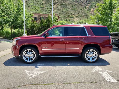 Used 2017 GMC Yukon SLT w/ Premium Edition AWD/4WD image 6