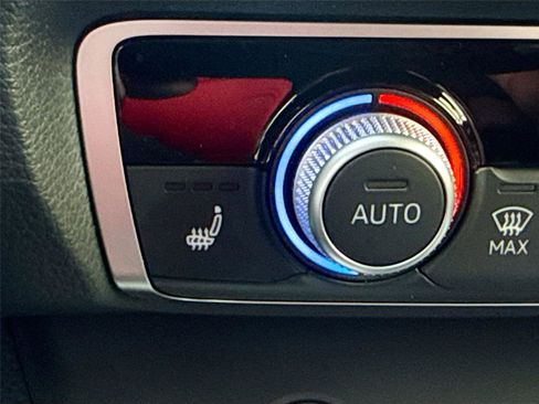 Certified 2025 Audi Q3 2.0T Premium w/ Convenience Package image 19