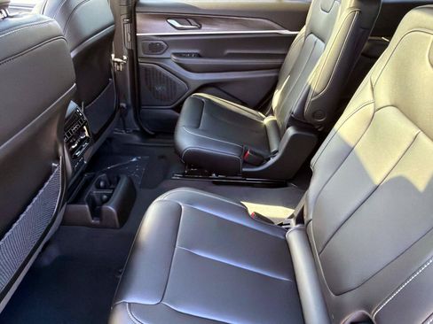 New 2026 Jeep Grand Cherokee L Limited AWD/4WD image 7