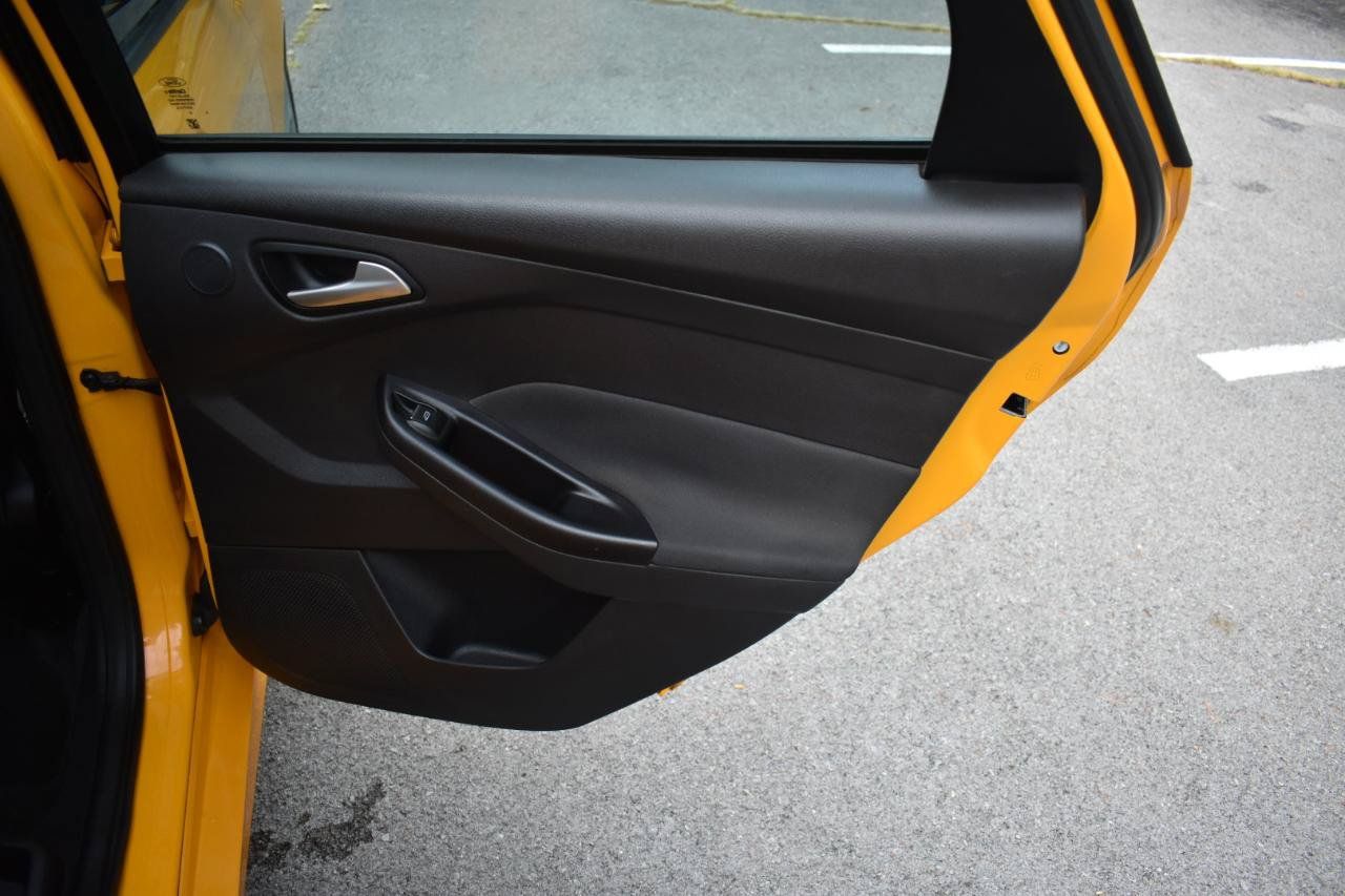 Used 2013 Ford Focus ST FWD image 22