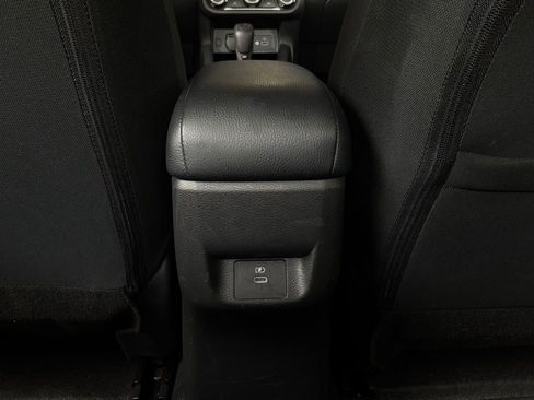 Used 2025 Nissan Versa SV FWD image 12