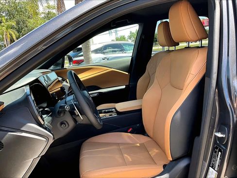 Used 2025 Lexus RX 350 FWD w/ Technology Package image 8