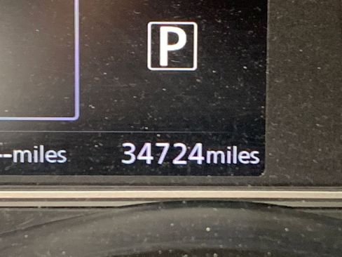 Used 2025 Nissan Versa SV image 9