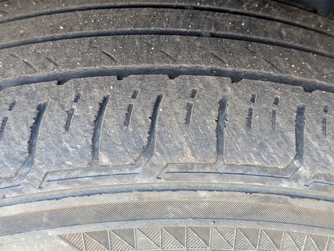 Used 2022 Nissan Pathfinder SL w/ SL Black Package image 17