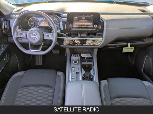 New 2025 Nissan Pathfinder SV image 13