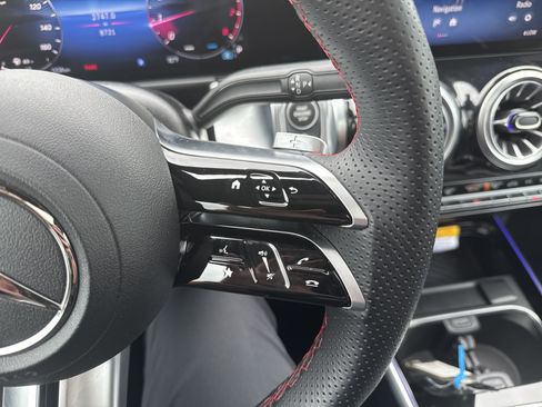 Certified 2025 Mercedes-Benz GLB 250 4MATIC image 20