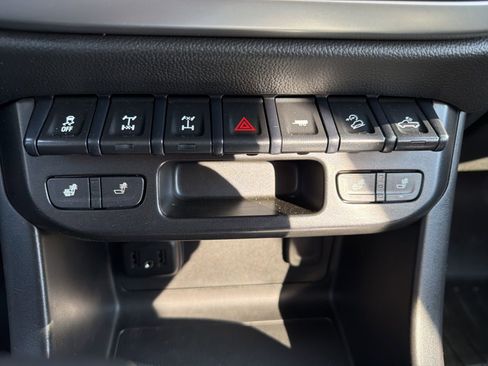 Used 2020 Chevrolet Colorado ZR2 image 29