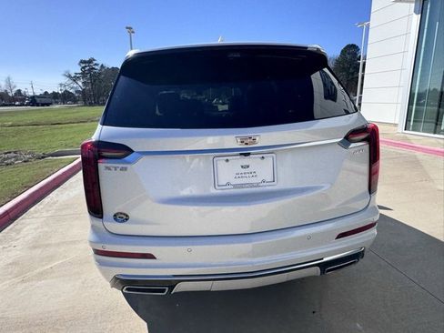 Used 2023 Cadillac XT6 Premium Luxury w/ Technology Package image 4