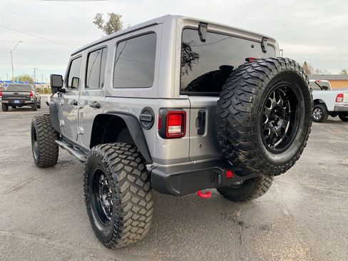 Used 2018 Jeep Wrangler Unlimited Rubicon image 16