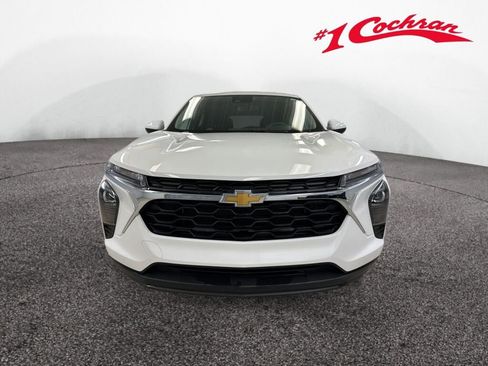 Certified 2025 Chevrolet Trax LS w/ LS Convenience Package image 29