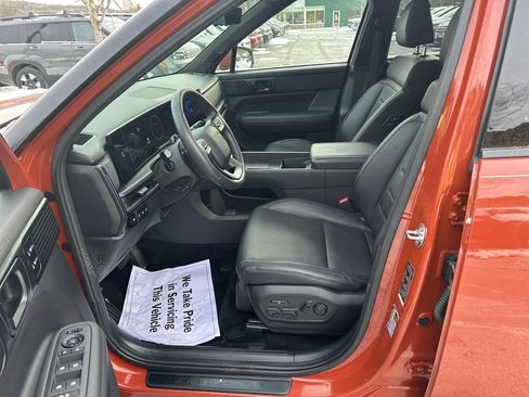 Used 2025 Hyundai Santa Fe Calligraphy image 9