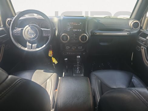 Used 2017 Jeep Wrangler Unlimited Sahara AWD/4WD image 5