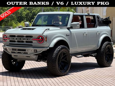Used 2024 Ford Bronco Outer Banks AWD/4WD image 1