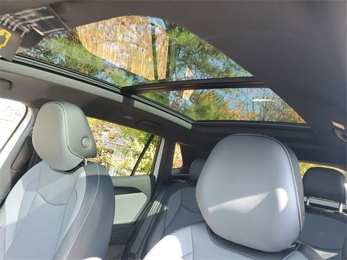 New 2026 Volkswagen Tiguan SE R-Line image 17