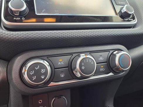 Certified 2025 Nissan Kicks Play S image 7