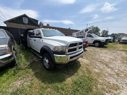Used 2018 RAM 5500 Tradesman w/ Chrome Appearance Group AWD/4WD image 2
