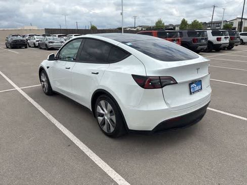 Used 2022 Tesla Model Y Performance image 3