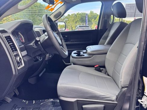 Used 2020 RAM 1500 Tradesman w/ Tradesman SXT Package RWD image 10